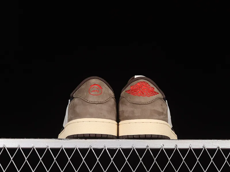 All categories Air Jordan Jordan series basketball shoes Air Jordan 1 Low pure original version Travis Scott x Jordan 1 low AJ 1 OG barb reverse hook grimace low top CQ4277-001